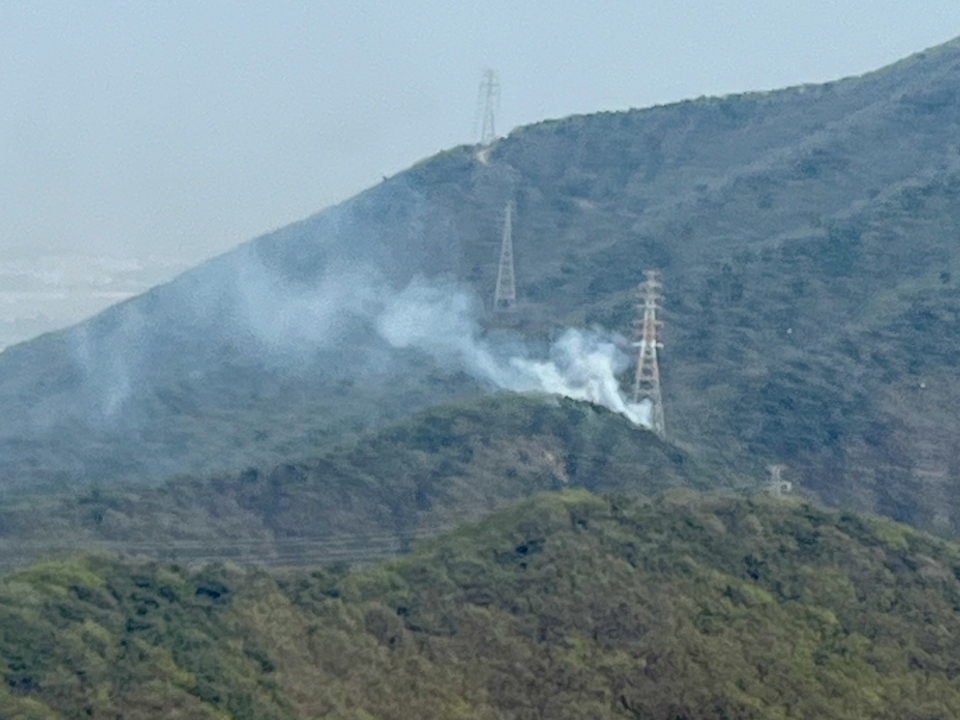▲ 지난 7일 오후 2시17분쯤 인천 계양산에서 불이 나고 있다. /사진제공=인천소방본부